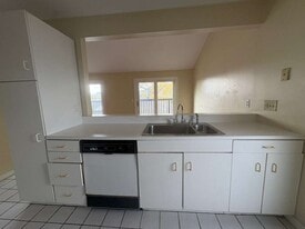 156 Warner St, Unit 156 in Hamden, CT - Building Photo
