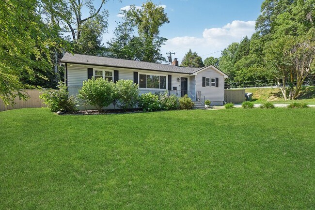4000 Hiddenbrook Dr in Charlotte, NC - Building Photo - Building Photo