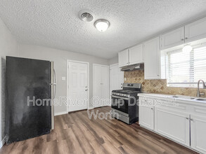 2339 San Medina Ave in Dallas, TX - Foto de edificio - Building Photo