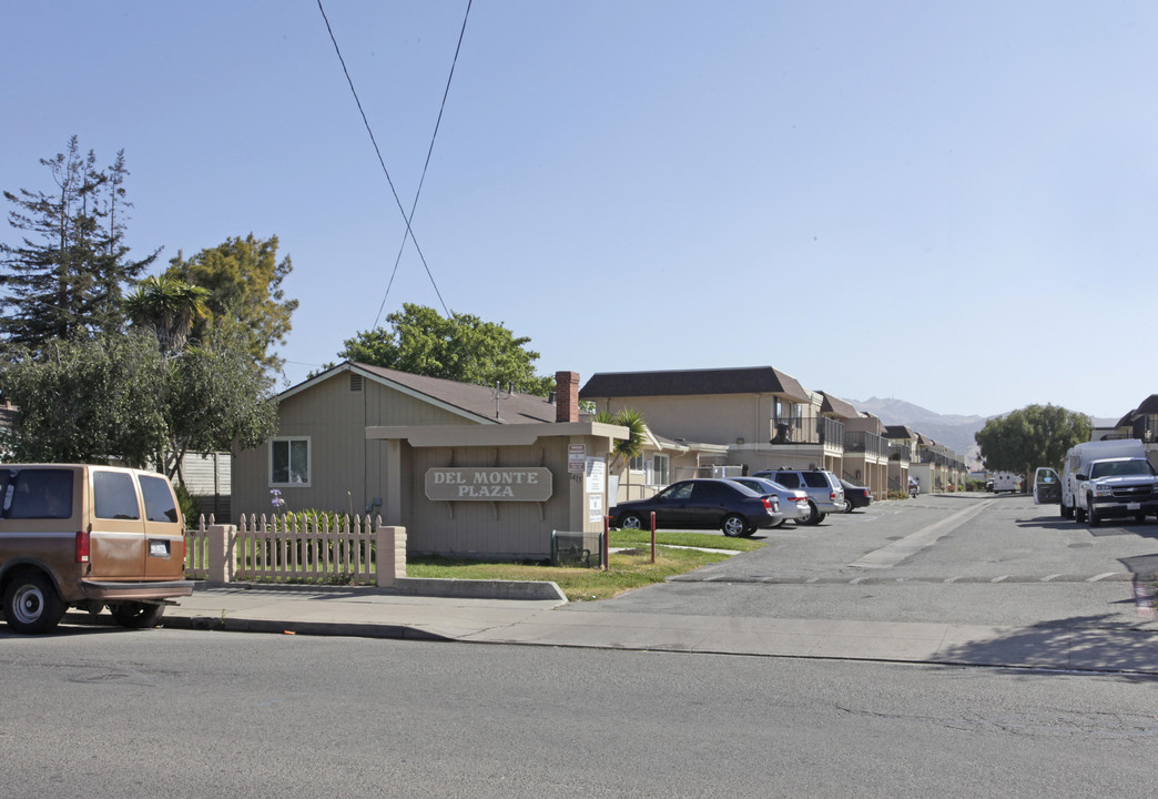 Del Monte Plaza in Salinas, CA - Building Photo