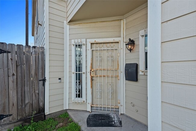 2209 Alabama St, Unit A in Houston, TX - Building Photo - Building Photo