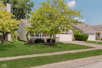9241 Crossing Dr in Fishers, IN - Building Photo - Building Photo