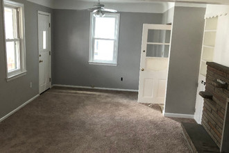 1976 E 124th Pl, Unit #2 in Cleveland, OH - Building Photo - Building Photo