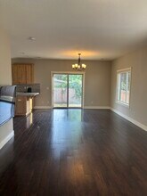 883 Washington St in Lafayette, OR - Building Photo - Building Photo