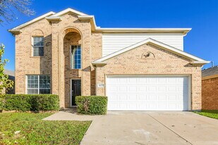 8425 Beaufort Ct in Fort Worth, TX - Building Photo