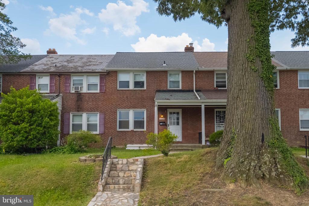 1325 Crofton Rd in Baltimore, MD - Building Photo