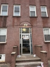 134 E Jersey St, Unit 4 in Elizabeth, NJ - Building Photo - Building Photo