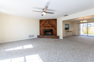 795 Victoria Cir E in Ormond Beach, FL - Building Photo - Building Photo