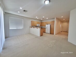 7312 Fountain Village Ave in Las Vegas, NV - Building Photo - Building Photo