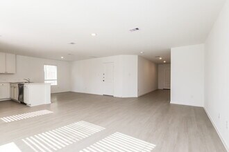 15286 Abella Dr in Montgomery, TX - Building Photo - Building Photo