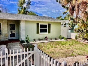 121 14th Ave N in Indian Rocks Beach, FL - Building Photo - Building Photo