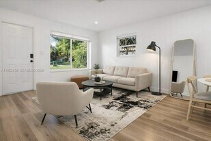 6117 NW 27th St in Margate, FL - Building Photo