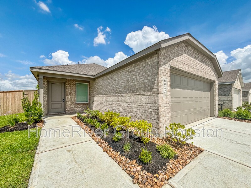 6022 Standpiper Lp in Baytown, TX - Building Photo