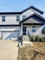 1135 Eagle's View Dr in Clarksville, TN - Building Photo