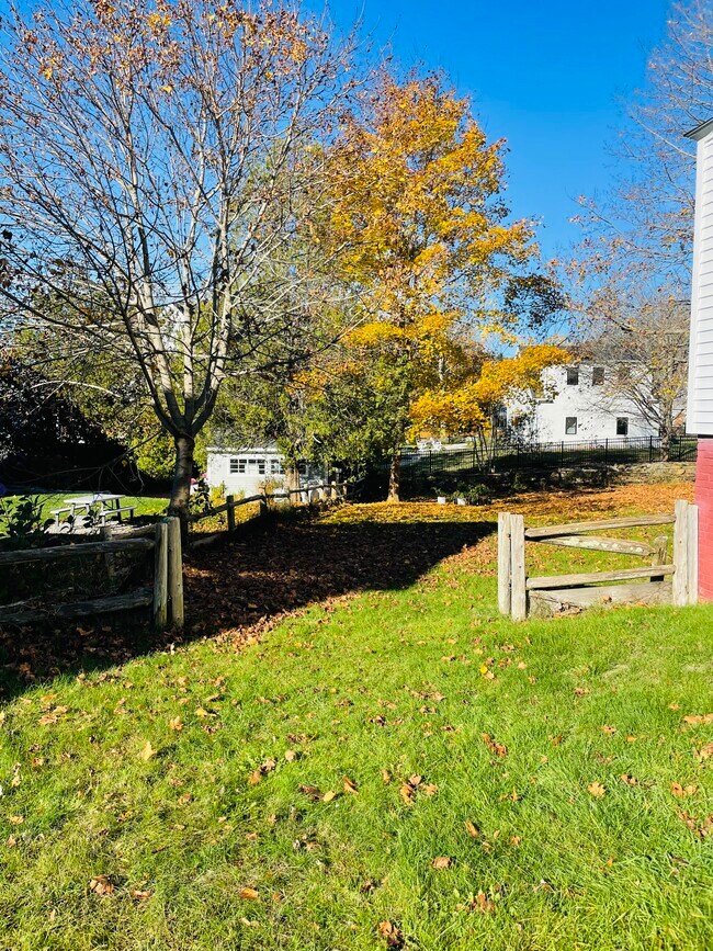 6 Park St in Boothbay Harbor, ME - Building Photo - Building Photo