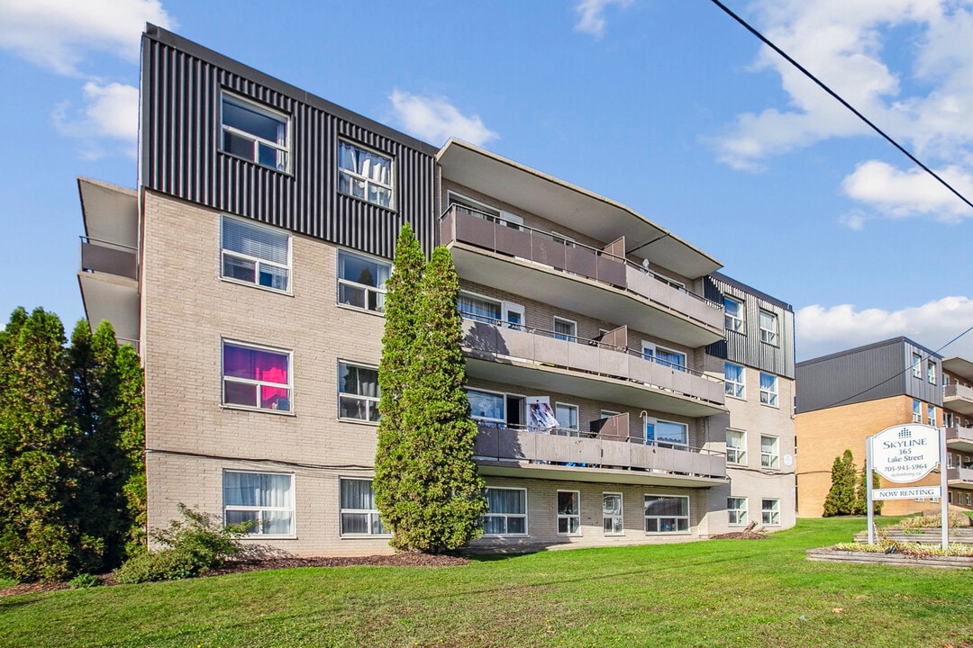 Lake Street Apartments in Sault Ste Marie, ON - Building Photo