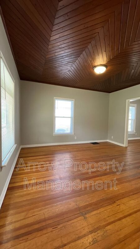 2211 Sheldon St in Lincoln, NE - Building Photo - Building Photo