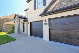 4604 SW Barton St in Bentonville, AR - Building Photo - Building Photo