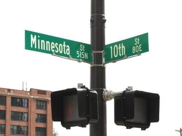 78 10th St E, Unit 406 in St. Paul, MN - Foto de edificio - Building Photo