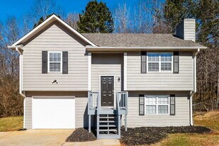 240 Rosewood Dr in Mcdonough, GA - Building Photo