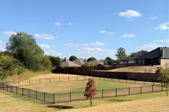 Stone Lake Townhomes in Weatherford, TX - Building Photo - Building Photo