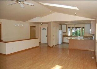 90 Sudden Valley Dr in Bellingham, WA - Building Photo - Building Photo