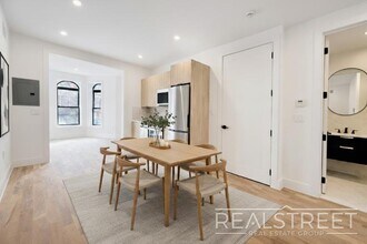 3BR / 2BA with In-Unit Washer & Dryer in Brooklyn, NY - Foto de edificio - Building Photo