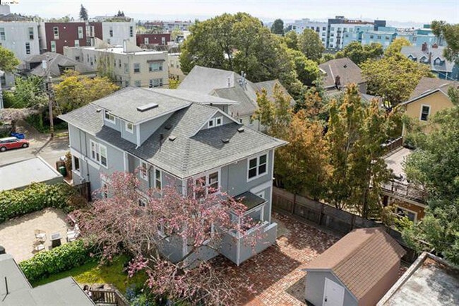 2211 Haste St in Berkeley, CA - Building Photo - Building Photo