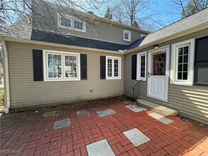 25008 Lake Rd in Bay Village, OH - Building Photo - Building Photo