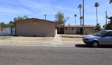 Willetta Eight Apartments in Phoenix, AZ - Building Photo - Building Photo