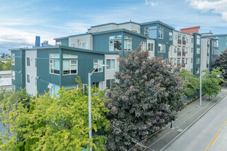 Welch Plaza in Seattle, WA - Building Photo - Building Photo