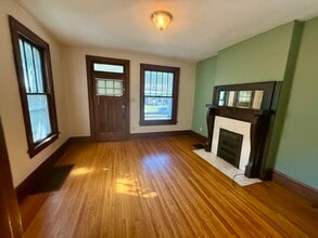 468 E Tompkins St in Columbus, OH - Foto de edificio - Building Photo
