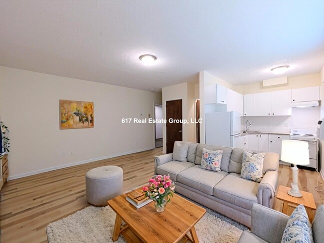 property at 2018 Commonwealth Ave