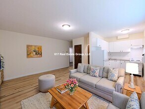 2018 Commonwealth Ave in Boston, MA - Building Photo - Building Photo