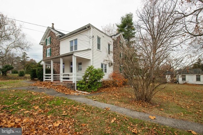 804 Sanatoga Rd in Pottstown, PA - Building Photo - Building Photo