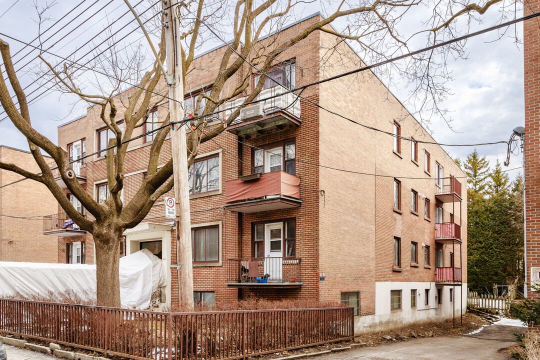 4970 Édouard-Montpetit Boul in Montréal, QC - Building Photo