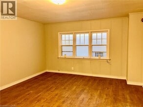 49 Kent St N in Simcoe, ON - Building Photo - Building Photo