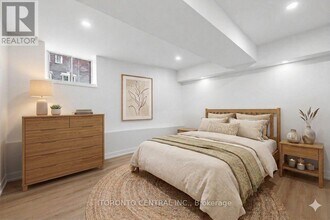 171 Parkside Dr in Toronto, ON - Building Photo - Building Photo