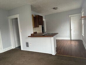 85-87 Pullman Ave, Unit 87 UP in Rochester, NY - Building Photo - Building Photo