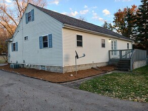 441 Niles Cortland Rd NE in Warren, OH - Building Photo - Building Photo