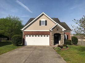 1021 Mallory Ln in Spring Hill, TN - Building Photo