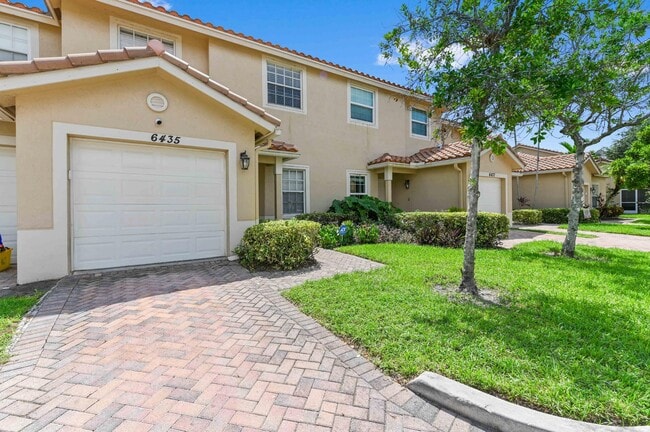 property at 6435 Park Lake Cir