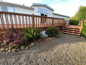 543 Cochran Ln in White Salmon, WA - Building Photo - Building Photo