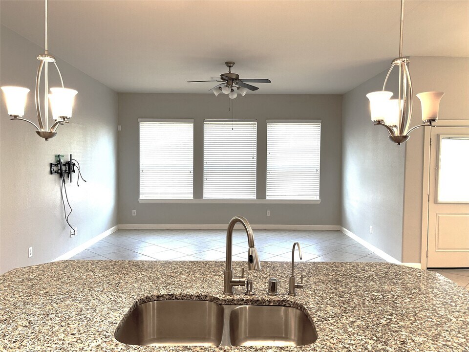 19202 Cannon Hills Ln in Richmond, TX - Building Photo