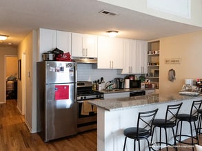 2523 N Lincoln Ave, Unit 2C in Chicago, IL - Foto de edificio - Building Photo