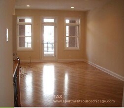 2328 N Greenview Ave, Unit 1 in Chicago, IL - Building Photo - Building Photo