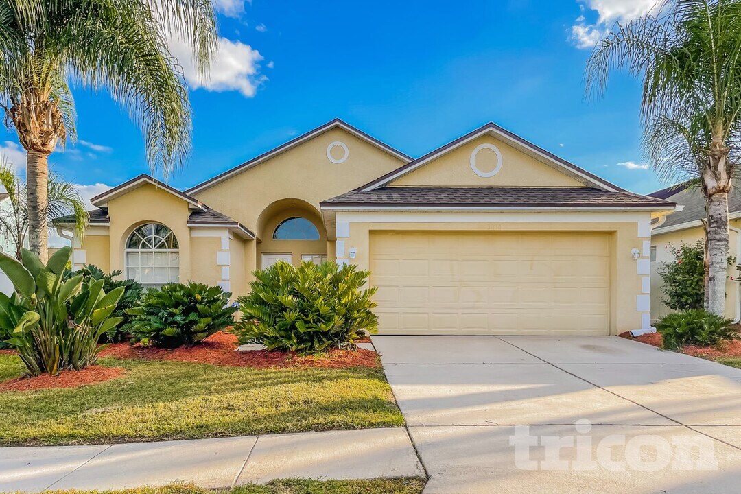 31136 Whinsenton Dr in Wesley Chapel, FL - Building Photo