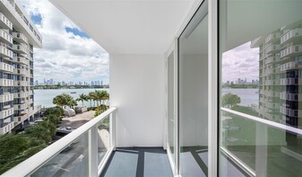 910 West Ave, Unit 301 in Miami Beach, FL - Building Photo