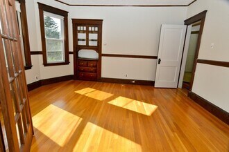 92 Rockview St, Unit #1 in Boston, MA - Building Photo - Building Photo