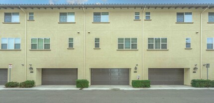 304 Lantana Dr in Stanton, CA - Building Photo - Building Photo